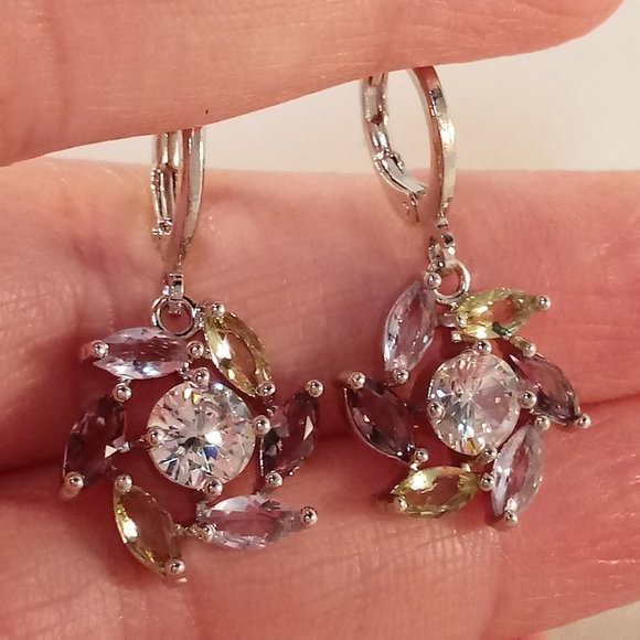 18K White Gold Filled Flower Swirl Diamond Zircon Dangle Earrings Gorgeous Gift - Picture 2 of 4